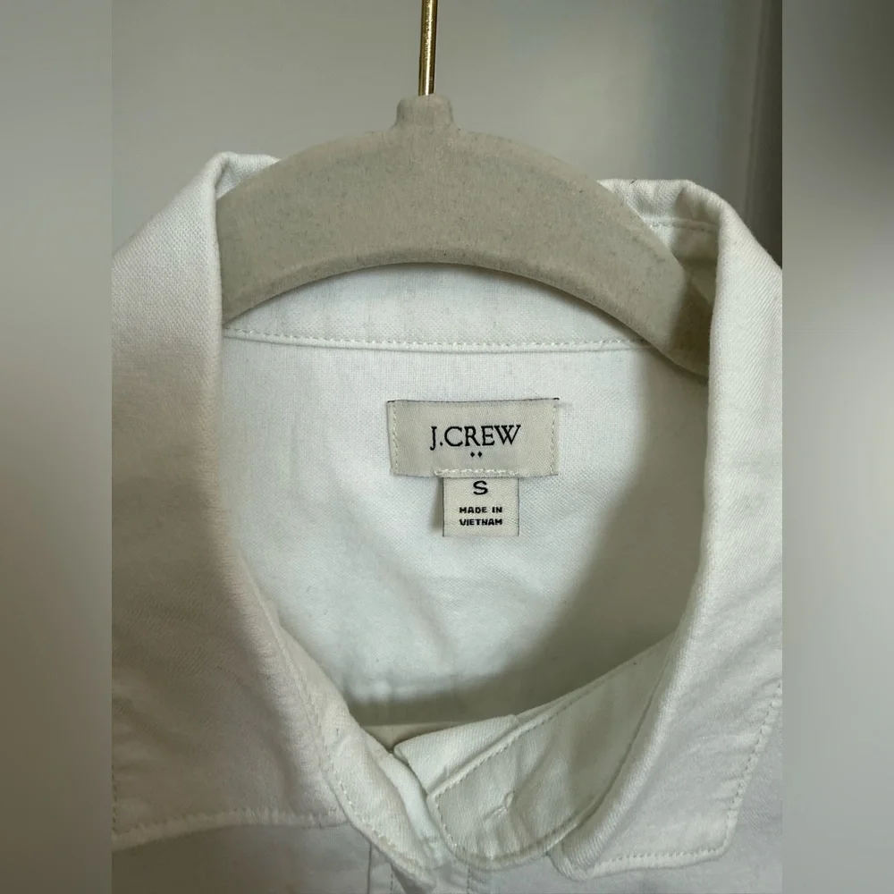 J. Crew Women’s Classic White Button Down Shirt - Picture 3 of 3
